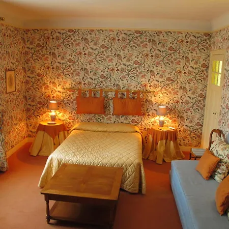 Demeure De La Pompe Bed & Breakfast 3*